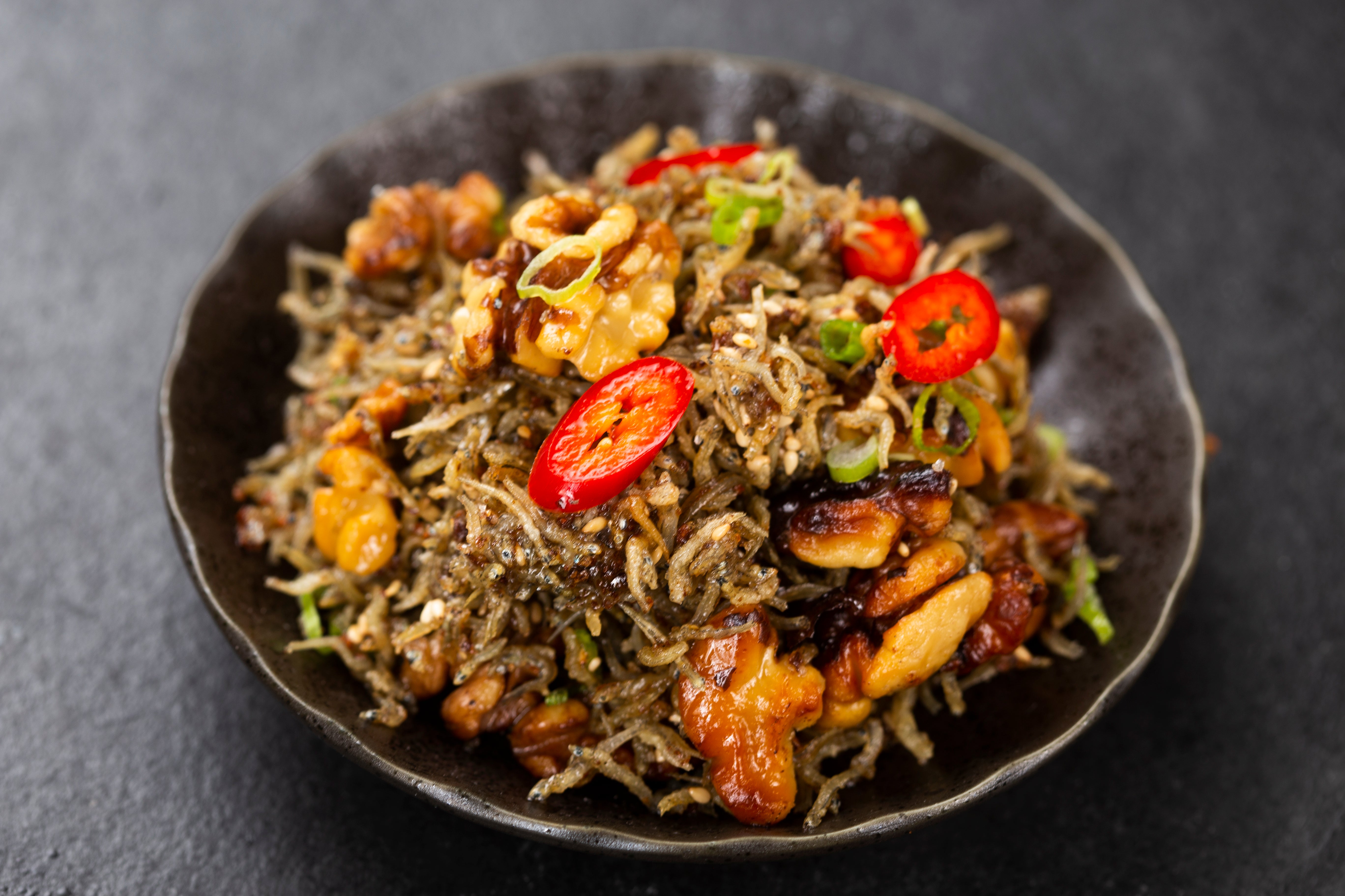 멸치 호두 볶음 Stir-fried Anchovies with Walnuts (Delivery & Pickup – July 9th)