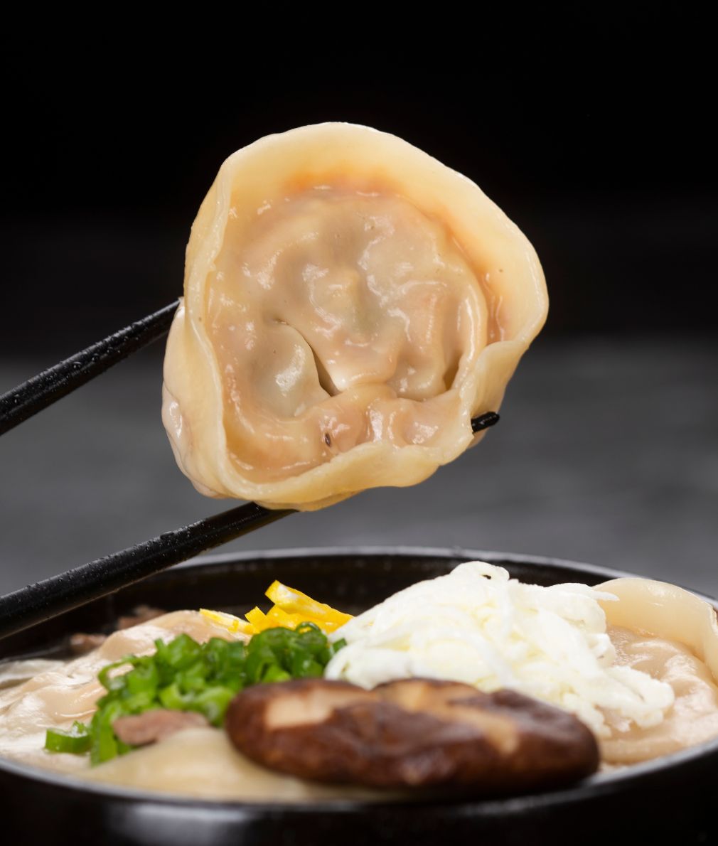 Mandu Jeongol (Dumpling Hotpot) 만두전골 - Kmeals