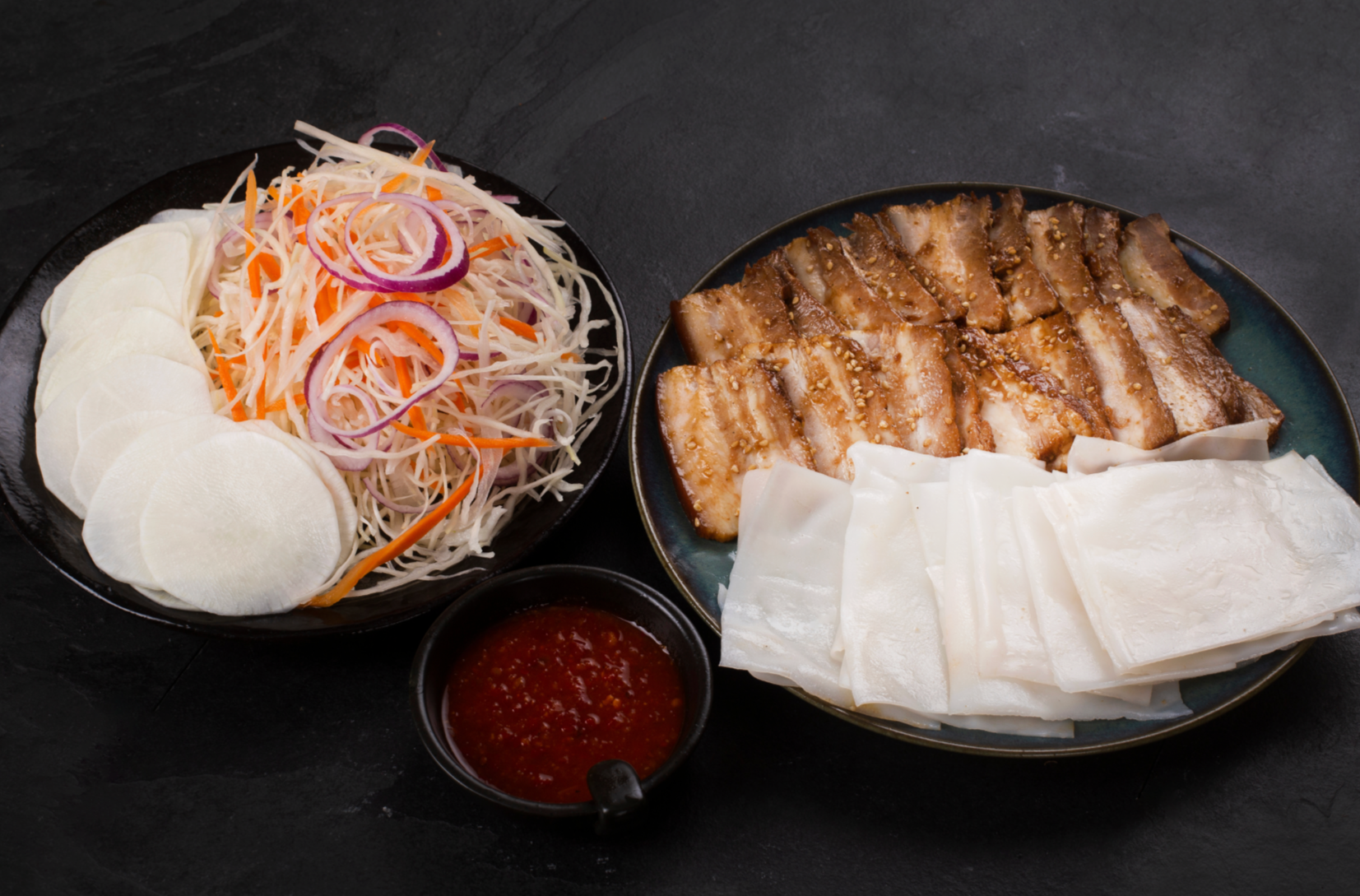 떡보쌈 Tteok Bossam Wrap Set (Sliced Rice Cake + Pickled Radish Wraps + Pork & Veggies)